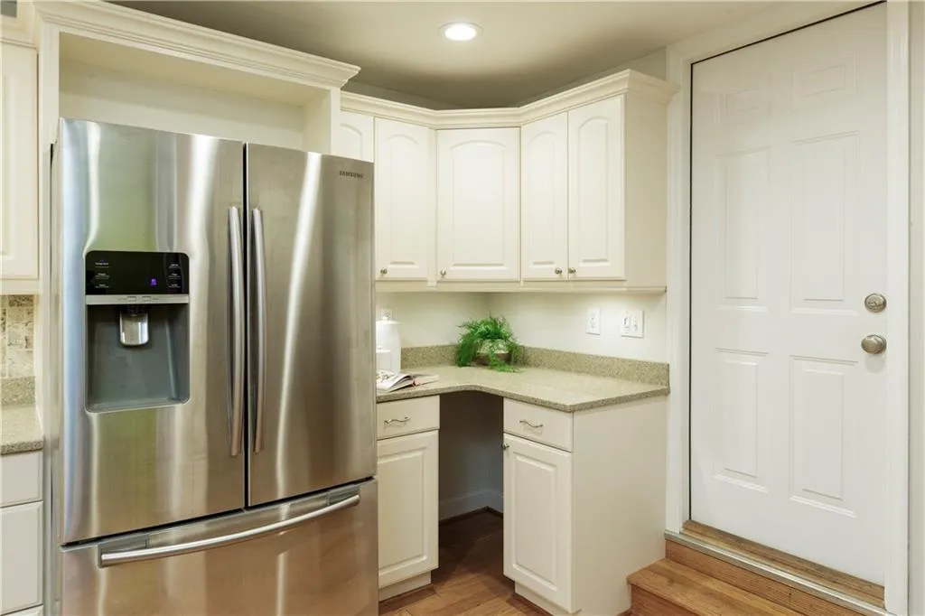 5700 Chemin De Vie, Sandy Springs, Georgia 30342, 3 Bedrooms Bedrooms, ,2 BathroomsBathrooms,Residential,Sold,5700 Chemin De Vie,7217461