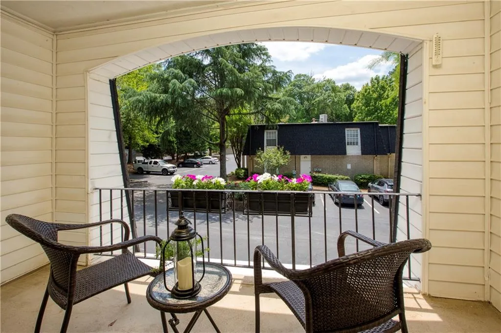 5700 Chemin De Vie, Sandy Springs, Georgia 30342, 3 Bedrooms Bedrooms, ,2 BathroomsBathrooms,Residential,Sold,5700 Chemin De Vie,7217461