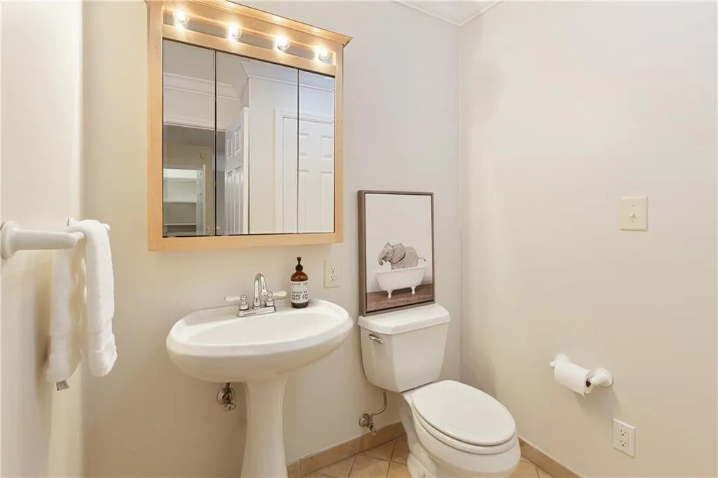 5700 Chemin De Vie, Sandy Springs, Georgia 30342, 3 Bedrooms Bedrooms, ,2 BathroomsBathrooms,Residential,Sold,5700 Chemin De Vie,7217461