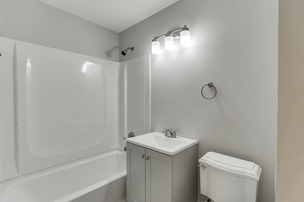 4282 Roswell Road Ne Unit D2, Atlanta, Georgia 30342, 2 Bedrooms Bedrooms, 0 ,2 BathroomsBathrooms,Residential,For Sale,4282 Roswell Road Ne Unit D2,7695568
