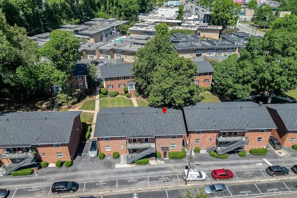 4282 Roswell Road Ne Unit D2, Atlanta, Georgia 30342, 2 Bedrooms Bedrooms, 0 ,2 BathroomsBathrooms,Residential,For Sale,4282 Roswell Road Ne Unit D2,7695568