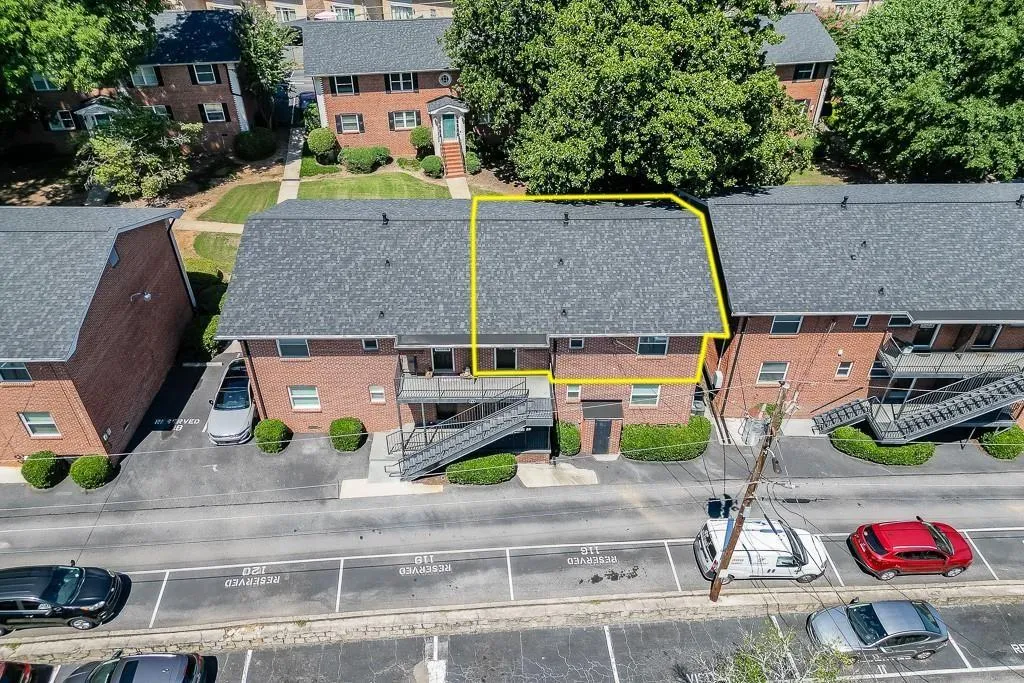 4282 Roswell Road Ne Unit D2, Atlanta, Georgia 30342, 2 Bedrooms Bedrooms, 0 ,2 BathroomsBathrooms,Residential,For Sale,4282 Roswell Road Ne Unit D2,7695568