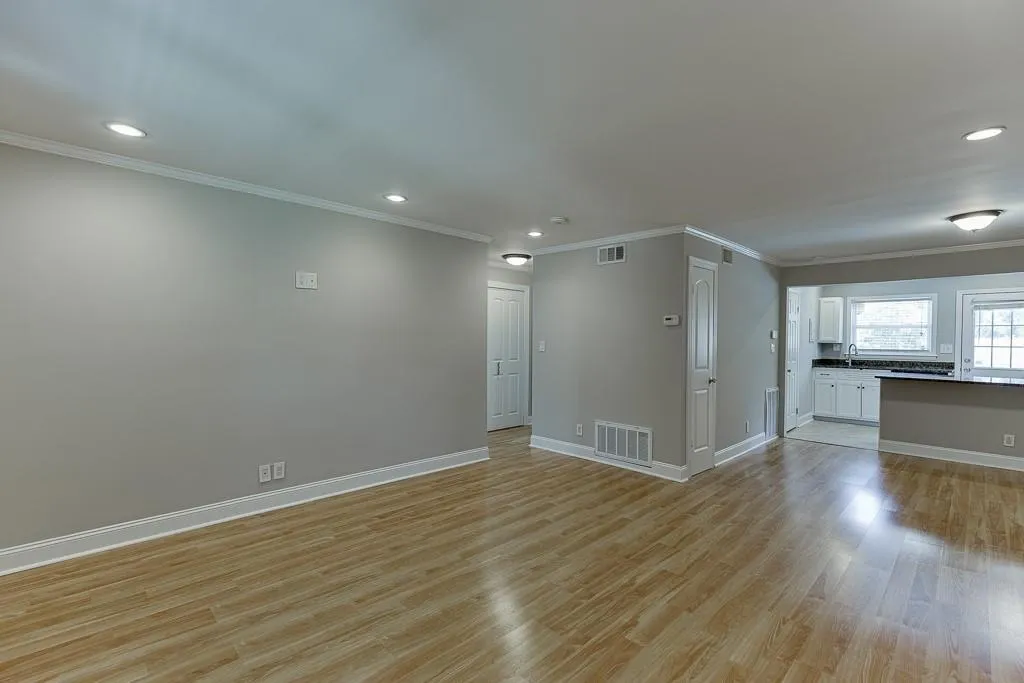 4282 Roswell Road Ne Unit D2, Atlanta, Georgia 30342, 2 Bedrooms Bedrooms, 0 ,2 BathroomsBathrooms,Residential,For Sale,4282 Roswell Road Ne Unit D2,7695568