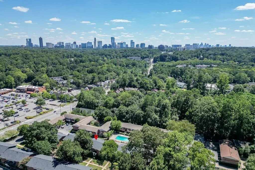 4282 Roswell Road Ne Unit D2, Atlanta, Georgia 30342, 2 Bedrooms Bedrooms, 0 ,2 BathroomsBathrooms,Residential,For Sale,4282 Roswell Road Ne Unit D2,7695568