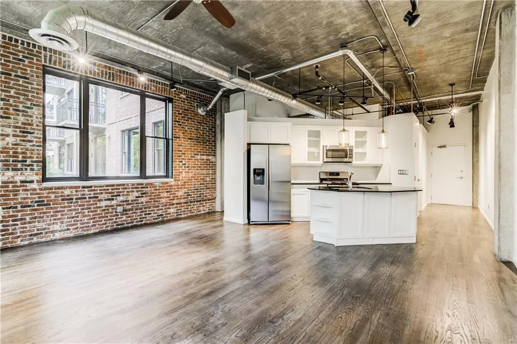3235 Roswell Road Ne Unit 407, Atlanta, Georgia 30305, 1 Bedroom Bedrooms, ,2 BathroomsBathrooms,Residential,Sold,3235 Roswell Road Ne Unit 407,5835810