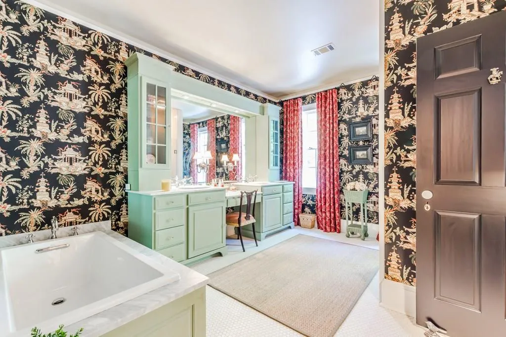 11 Ne The Croft Court Ne, Atlanta, Georgia 30342, 5 Bedrooms Bedrooms, ,4 BathroomsBathrooms,Residential,Sold,11 Ne The Croft Court Ne,6037510