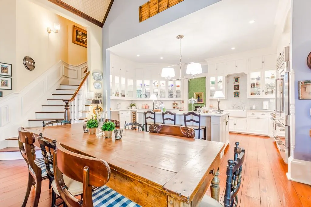 11 Ne The Croft Court Ne, Atlanta, Georgia 30342, 5 Bedrooms Bedrooms, ,4 BathroomsBathrooms,Residential,Sold,11 Ne The Croft Court Ne,6037510