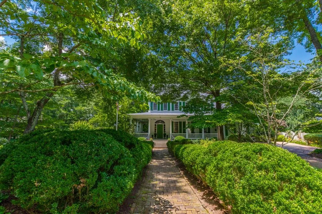 11 Ne The Croft Court Ne, Atlanta, Georgia 30342, 5 Bedrooms Bedrooms, ,4 BathroomsBathrooms,Residential,Sold,11 Ne The Croft Court Ne,6037510