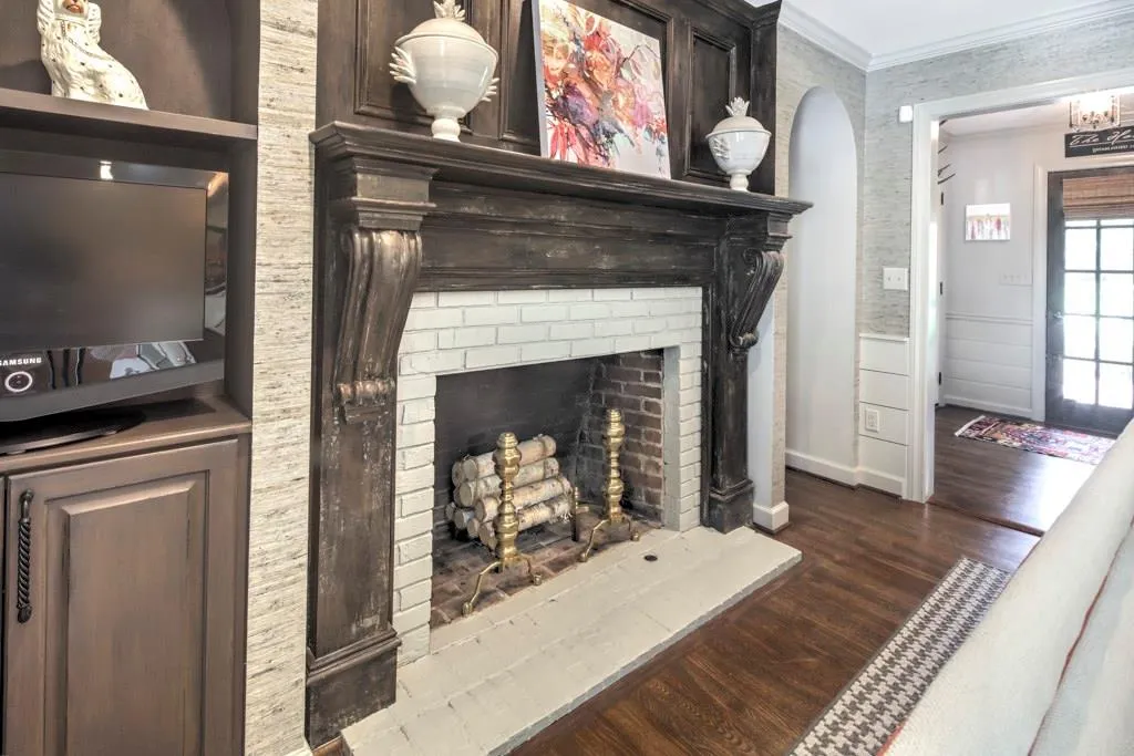 6190 Heards Creek Drive, Sandy Springs, Georgia 30328, 6 Bedrooms Bedrooms, ,4 BathroomsBathrooms,Residential,Sold,6190 Heards Creek Drive,5878854