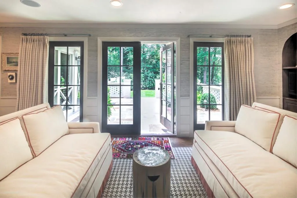 6190 Heards Creek Drive, Sandy Springs, Georgia 30328, 6 Bedrooms Bedrooms, ,4 BathroomsBathrooms,Residential,Sold,6190 Heards Creek Drive,5878854