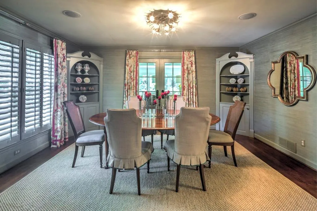 6190 Heards Creek Drive, Sandy Springs, Georgia 30328, 6 Bedrooms Bedrooms, ,4 BathroomsBathrooms,Residential,Sold,6190 Heards Creek Drive,5878854