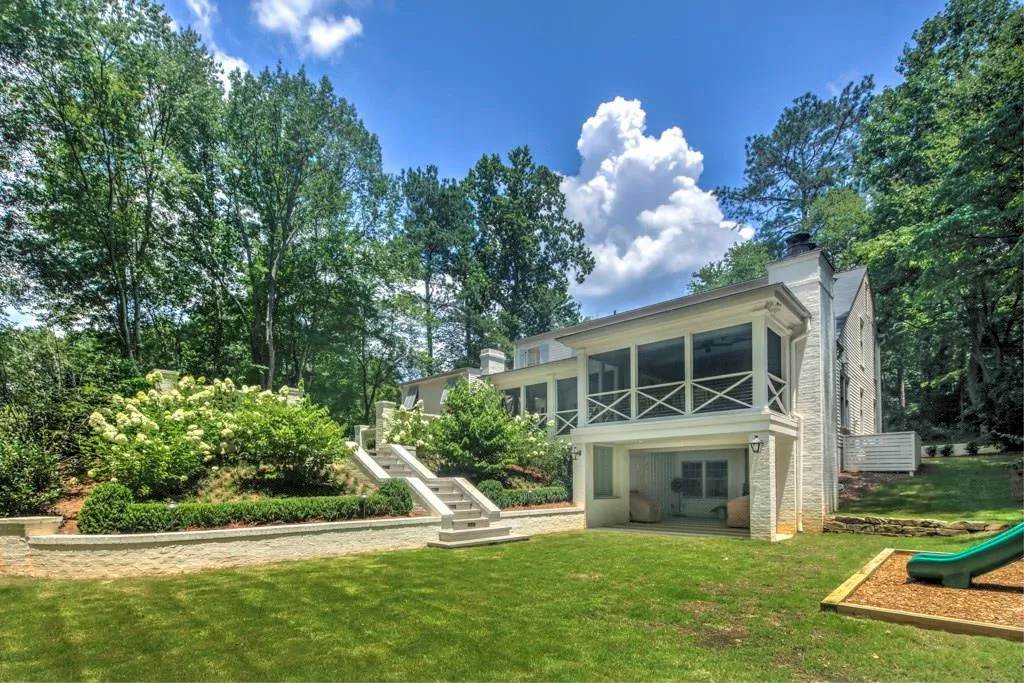 6190 Heards Creek Drive, Sandy Springs, Georgia 30328, 6 Bedrooms Bedrooms, ,4 BathroomsBathrooms,Residential,Sold,6190 Heards Creek Drive,5878854