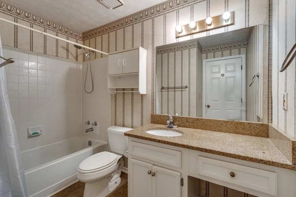 401 Gettysburg Place, Sandy Springs, Georgia 30350, 2 Bedrooms Bedrooms, ,2 BathroomsBathrooms,Residential,Sold,401 Gettysburg Place,6971081