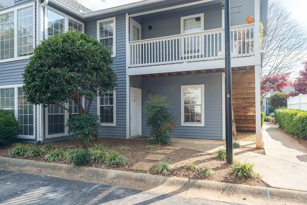 401 Gettysburg Place, Sandy Springs, Georgia 30350, 2 Bedrooms Bedrooms, ,2 BathroomsBathrooms,Residential,Sold,401 Gettysburg Place,6971081