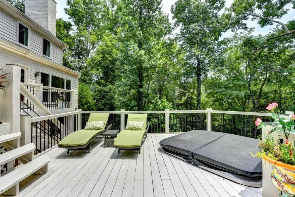 9667 Huntcliff Trace, Sandy Springs, Georgia 30350, 4 Bedrooms Bedrooms, ,4 BathroomsBathrooms,Residential,Sold,9667 Huntcliff Trace,5884492
