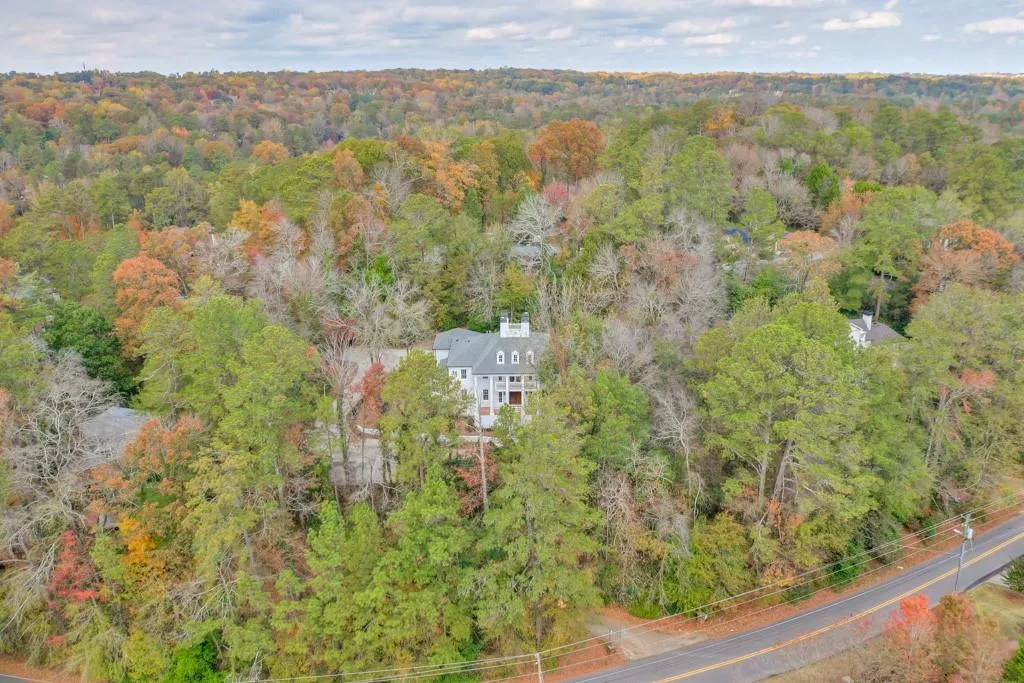 5127 Powers Ferry Road, Sandy Springs, Georgia 30327, 5 Bedrooms Bedrooms, ,5 BathroomsBathrooms,Residential,Sold,5127 Powers Ferry Road,7139377