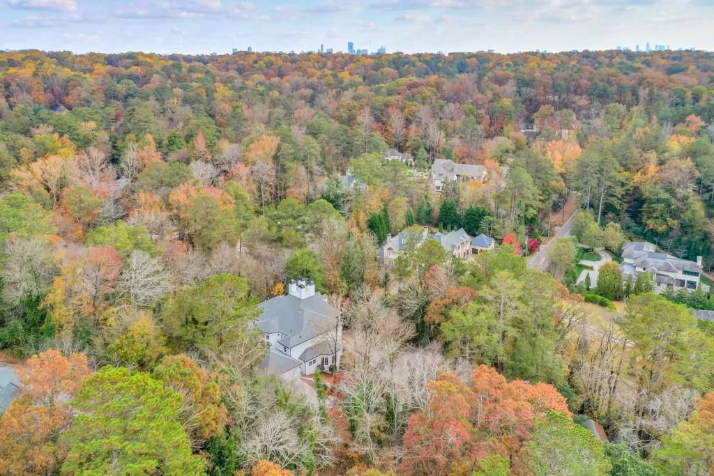 5127 Powers Ferry Road, Sandy Springs, Georgia 30327, 5 Bedrooms Bedrooms, ,5 BathroomsBathrooms,Residential,Sold,5127 Powers Ferry Road,7139377