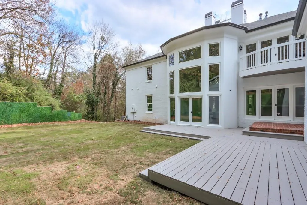 5127 Powers Ferry Road, Sandy Springs, Georgia 30327, 5 Bedrooms Bedrooms, ,5 BathroomsBathrooms,Residential,Sold,5127 Powers Ferry Road,7139377