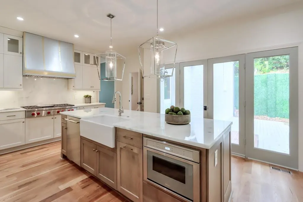 5127 Powers Ferry Road, Sandy Springs, Georgia 30327, 5 Bedrooms Bedrooms, ,5 BathroomsBathrooms,Residential,Sold,5127 Powers Ferry Road,7139377