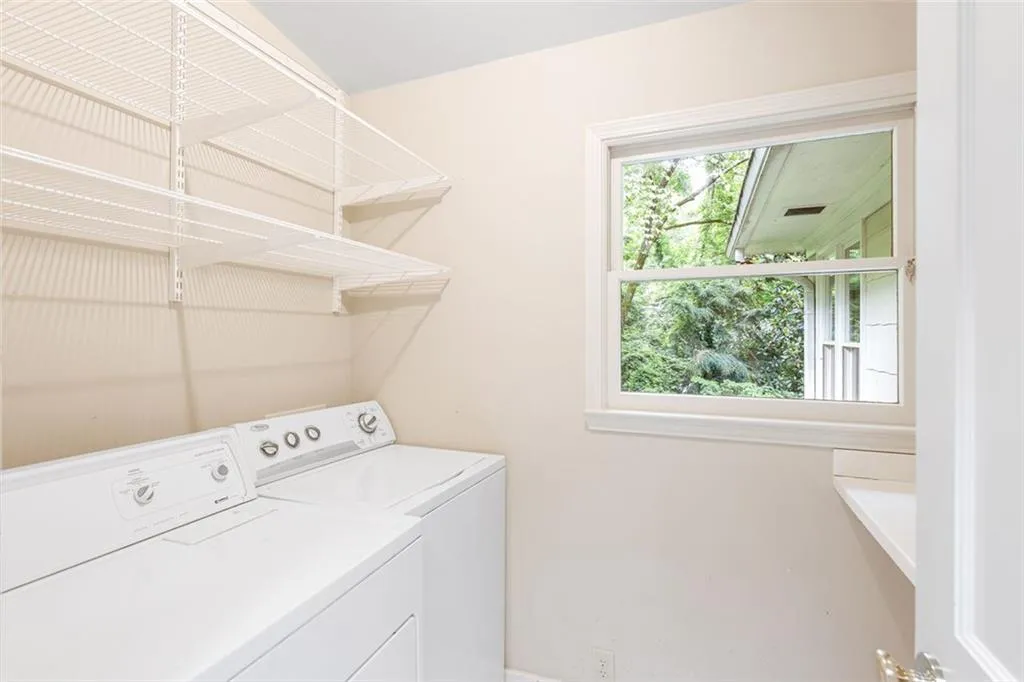 152 Burdette Road Nw, Atlanta, Georgia 30327, 3 Bedrooms Bedrooms, ,2 BathroomsBathrooms,Residential,Sold,152 Burdette Road Nw,6891462