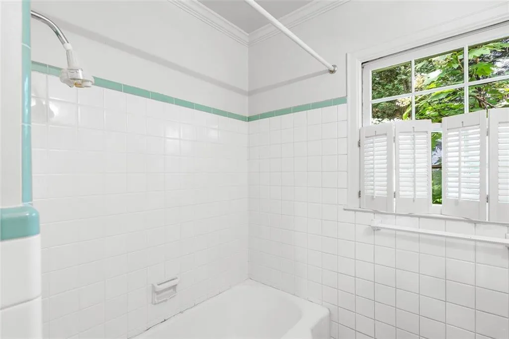 152 Burdette Road Nw, Atlanta, Georgia 30327, 3 Bedrooms Bedrooms, ,2 BathroomsBathrooms,Residential,Sold,152 Burdette Road Nw,6891462