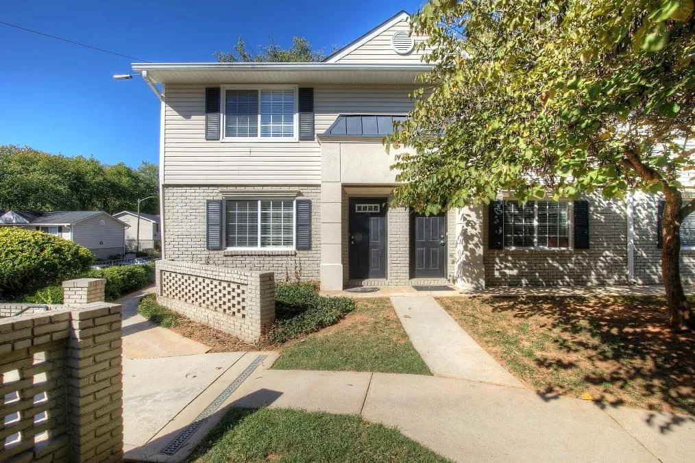 6940 Roswell Road Unit 17a, Sandy Springs, Georgia 30328, 2 Bedrooms Bedrooms, ,1 BathroomBathrooms,Residential,Sold,6940 Roswell Road Unit 17a,5763798