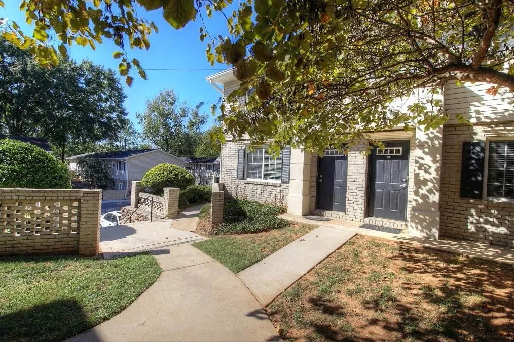 6940 Roswell Road Unit 17a, Sandy Springs, Georgia 30328, 2 Bedrooms Bedrooms, ,1 BathroomBathrooms,Residential,Sold,6940 Roswell Road Unit 17a,5763798