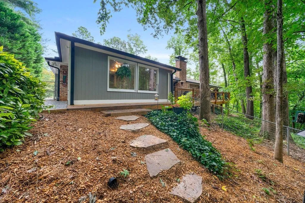 6360 Colewood Court, Atlanta, Georgia 30328, 3 Bedrooms Bedrooms, ,2 BathroomsBathrooms,Residential,Sold,6360 Colewood Court,7111476