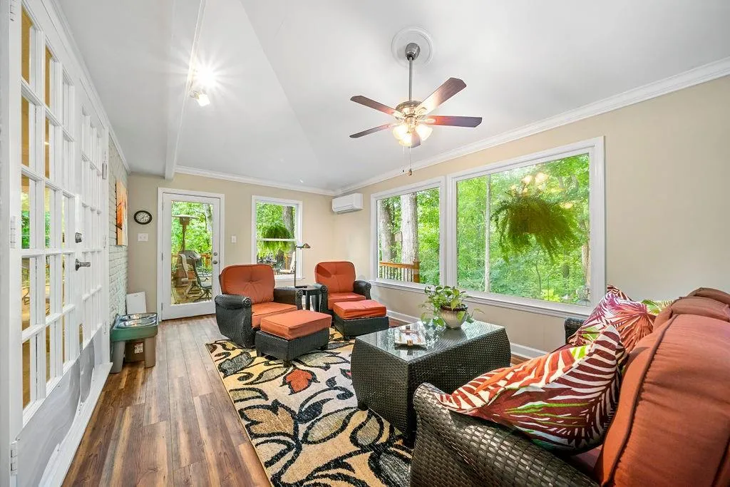 6360 Colewood Court, Atlanta, Georgia 30328, 3 Bedrooms Bedrooms, ,2 BathroomsBathrooms,Residential,Sold,6360 Colewood Court,7111476