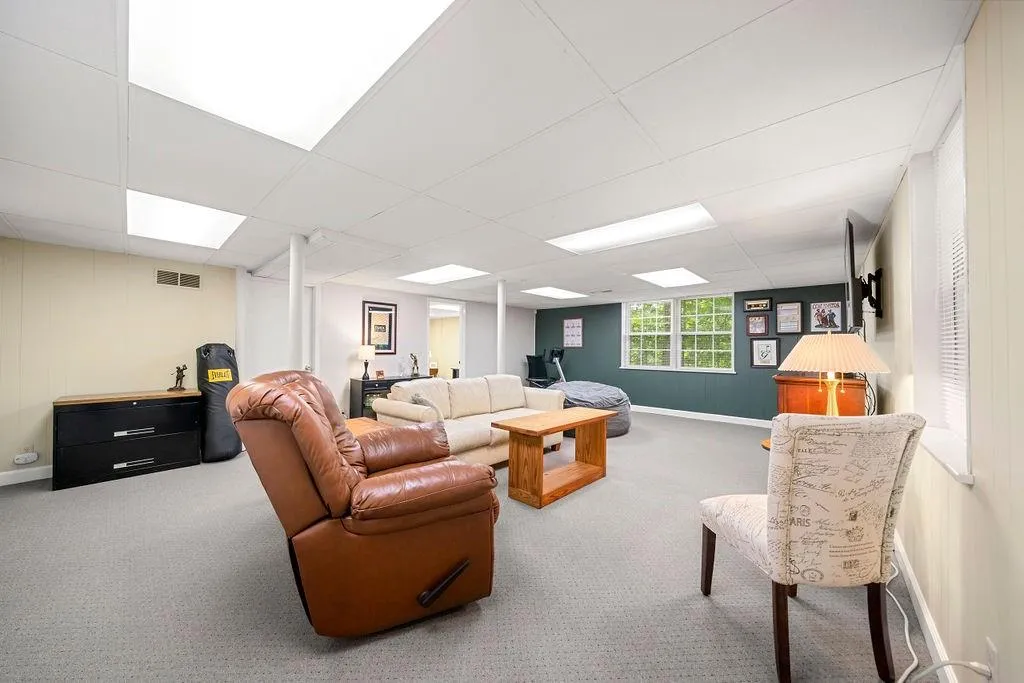 6360 Colewood Court, Atlanta, Georgia 30328, 3 Bedrooms Bedrooms, ,2 BathroomsBathrooms,Residential,Sold,6360 Colewood Court,7111476