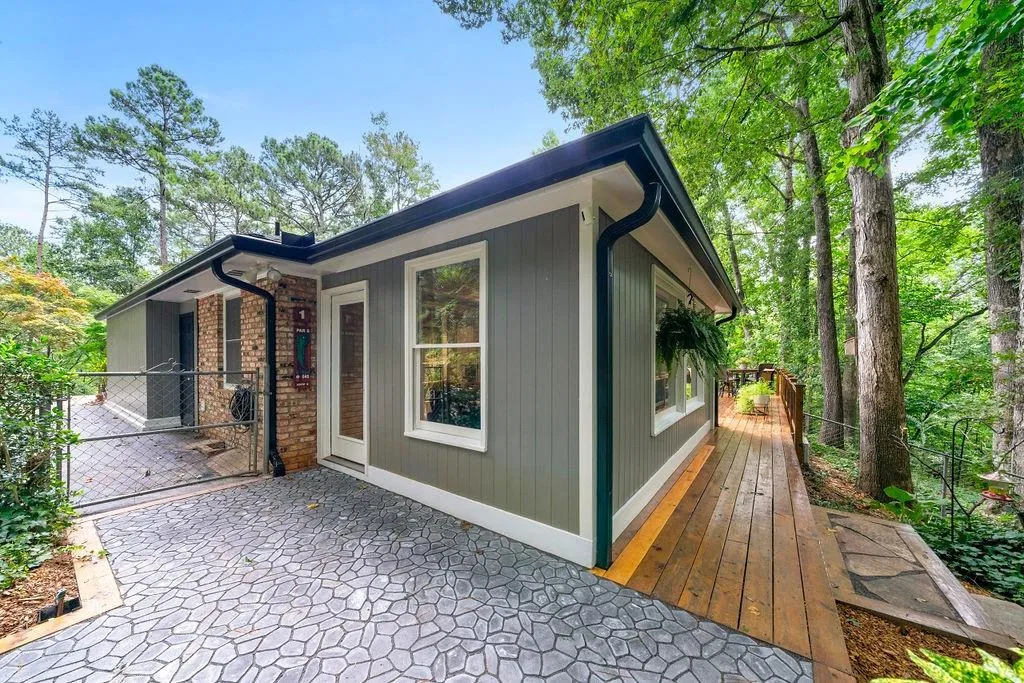 6360 Colewood Court, Atlanta, Georgia 30328, 3 Bedrooms Bedrooms, ,2 BathroomsBathrooms,Residential,Sold,6360 Colewood Court,7111476