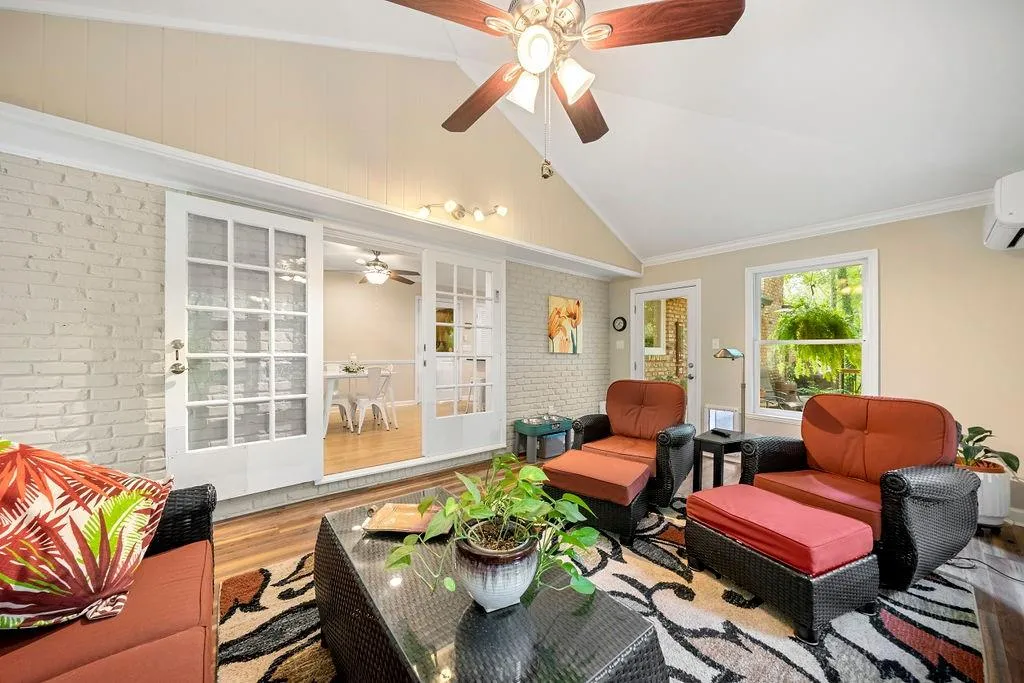 6360 Colewood Court, Atlanta, Georgia 30328, 3 Bedrooms Bedrooms, ,2 BathroomsBathrooms,Residential,Sold,6360 Colewood Court,7111476