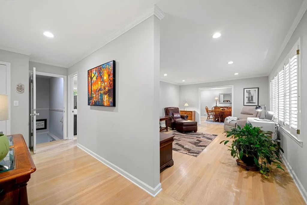 6360 Colewood Court, Atlanta, Georgia 30328, 3 Bedrooms Bedrooms, ,2 BathroomsBathrooms,Residential,Sold,6360 Colewood Court,7111476