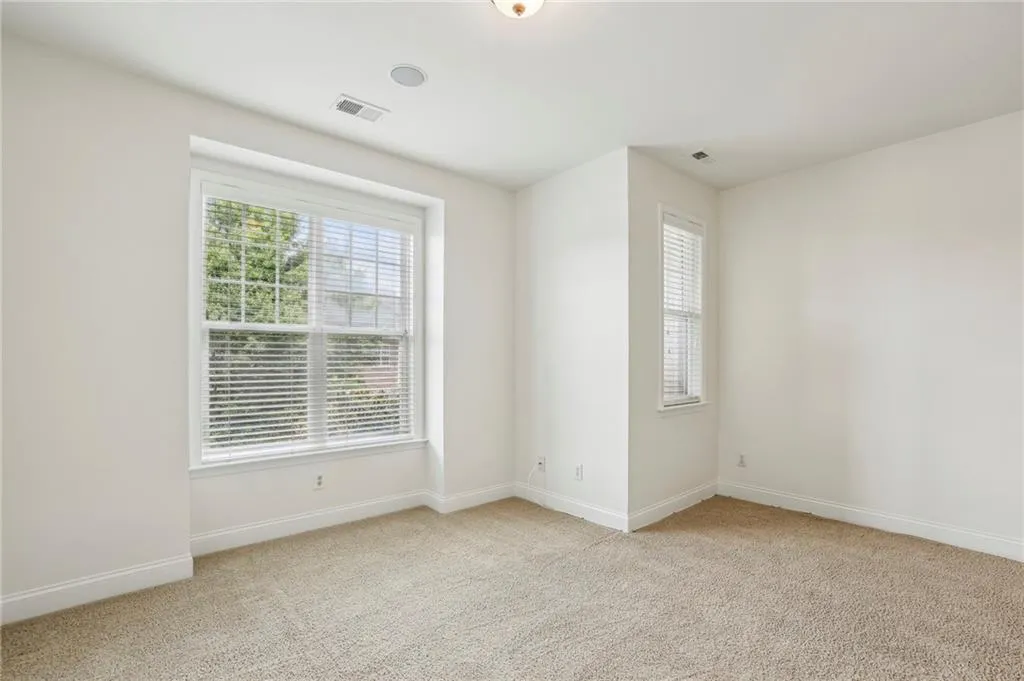 1986 Cobblestone Circle Ne, Atlanta, Georgia 30319, 2 Bedrooms Bedrooms, ,2 BathroomsBathrooms,Residential,For Sale,1986 Cobblestone Circle Ne,7599073