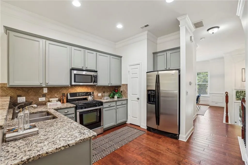 1986 Cobblestone Circle Ne, Atlanta, Georgia 30319, 2 Bedrooms Bedrooms, ,2 BathroomsBathrooms,Residential,For Sale,1986 Cobblestone Circle Ne,7599073