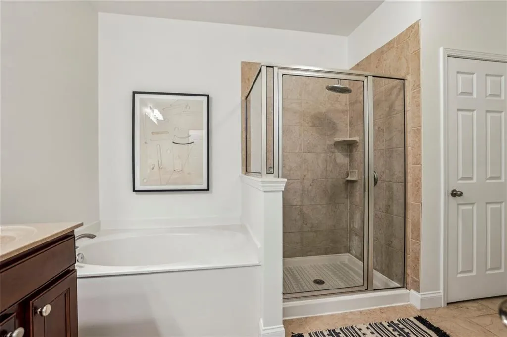 1986 Cobblestone Circle Ne, Atlanta, Georgia 30319, 2 Bedrooms Bedrooms, ,2 BathroomsBathrooms,Residential,For Sale,1986 Cobblestone Circle Ne,7599073