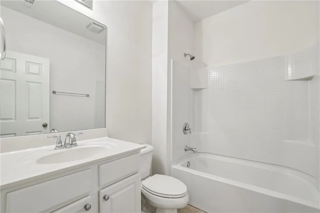 1986 Cobblestone Circle Ne, Atlanta, Georgia 30319, 2 Bedrooms Bedrooms, ,2 BathroomsBathrooms,Residential,For Sale,1986 Cobblestone Circle Ne,7599073