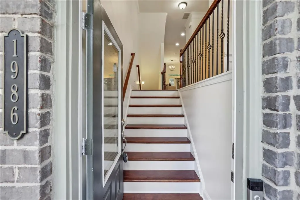 1986 Cobblestone Circle Ne, Atlanta, Georgia 30319, 2 Bedrooms Bedrooms, ,2 BathroomsBathrooms,Residential,For Sale,1986 Cobblestone Circle Ne,7599073