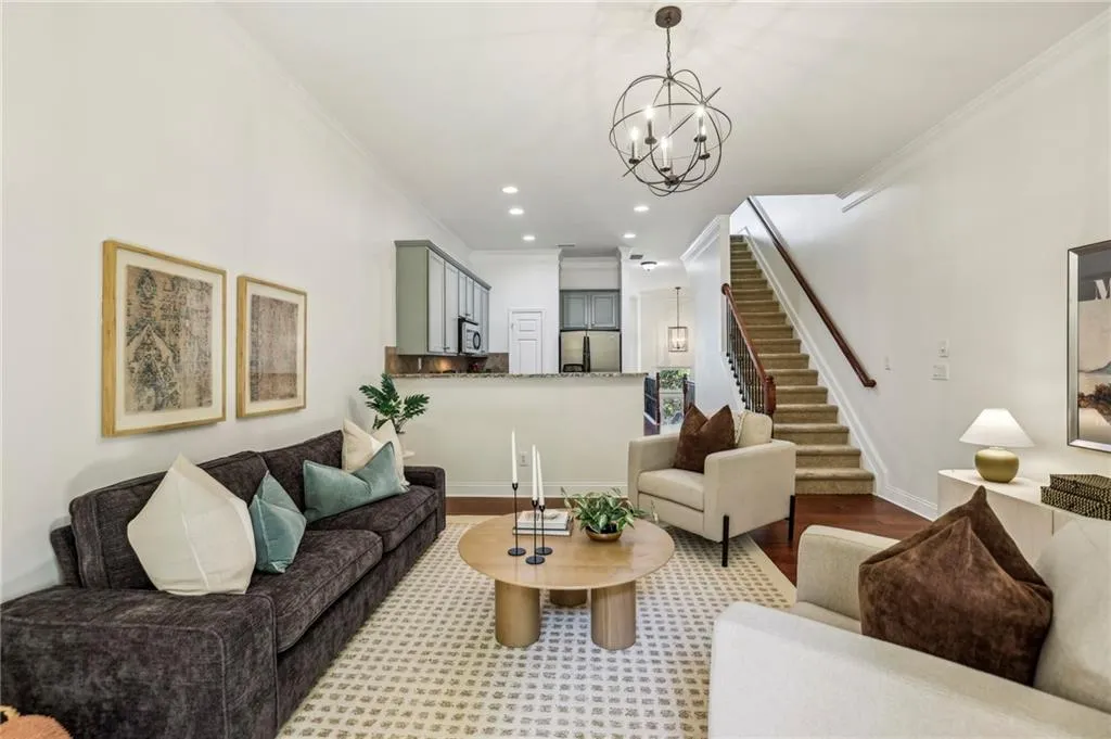 1986 Cobblestone Circle Ne, Atlanta, Georgia 30319, 2 Bedrooms Bedrooms, ,2 BathroomsBathrooms,Residential,For Sale,1986 Cobblestone Circle Ne,7599073