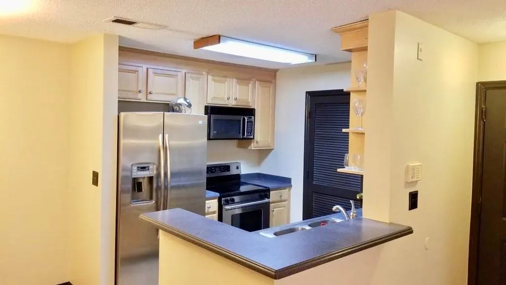 504 Granville Court, Atlanta, Georgia 30328, 1 Bedroom Bedrooms, ,1 BathroomBathrooms,Residential,Sold,504 Granville Court,6713403