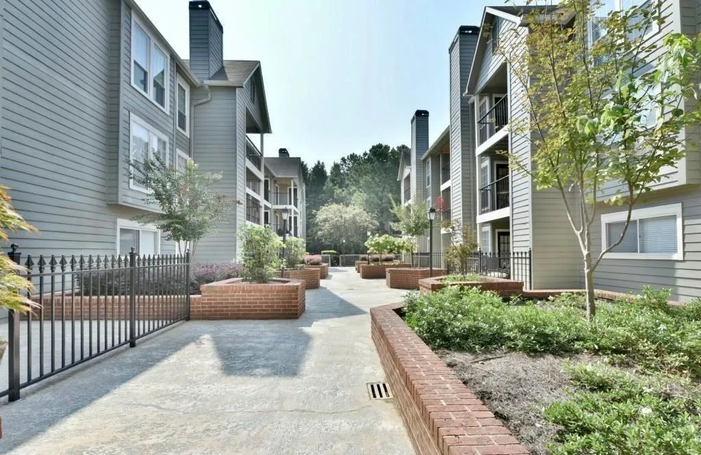 504 Granville Court, Atlanta, Georgia 30328, 1 Bedroom Bedrooms, ,1 BathroomBathrooms,Residential,Sold,504 Granville Court,6713403