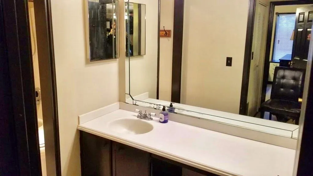 504 Granville Court, Atlanta, Georgia 30328, 1 Bedroom Bedrooms, ,1 BathroomBathrooms,Residential,Sold,504 Granville Court,6713403