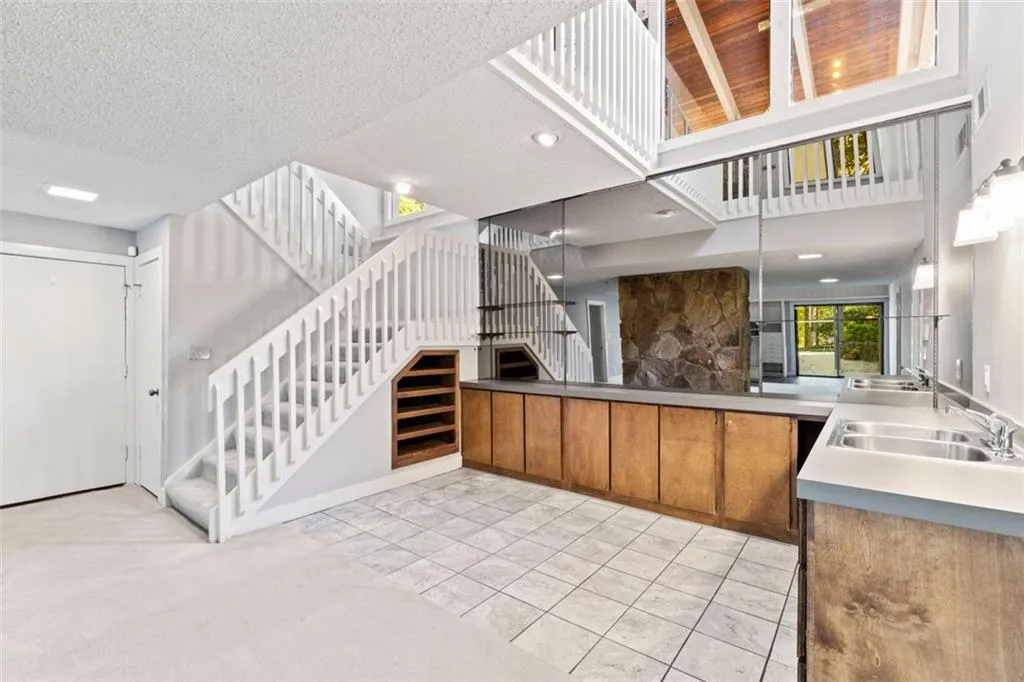110 River Landing, Sandy Springs, Georgia 30350, 5 Bedrooms Bedrooms, ,5 BathroomsBathrooms,Residential,Sold,110 River Landing,6957236