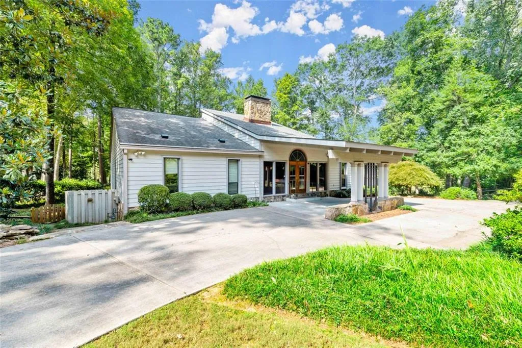 110 River Landing, Sandy Springs, Georgia 30350, 5 Bedrooms Bedrooms, ,5 BathroomsBathrooms,Residential,Sold,110 River Landing,6957236
