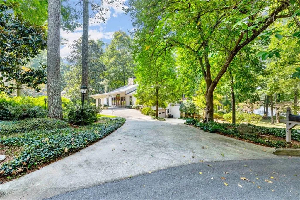 110 River Landing, Sandy Springs, Georgia 30350, 5 Bedrooms Bedrooms, ,5 BathroomsBathrooms,Residential,Sold,110 River Landing,6957236