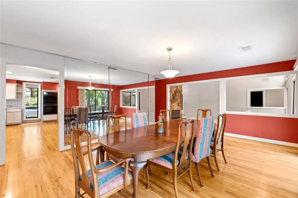 110 River Landing, Sandy Springs, Georgia 30350, 5 Bedrooms Bedrooms, ,5 BathroomsBathrooms,Residential,Sold,110 River Landing,6957236