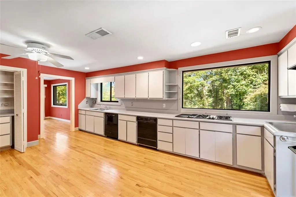 110 River Landing, Sandy Springs, Georgia 30350, 5 Bedrooms Bedrooms, ,5 BathroomsBathrooms,Residential,Sold,110 River Landing,6957236