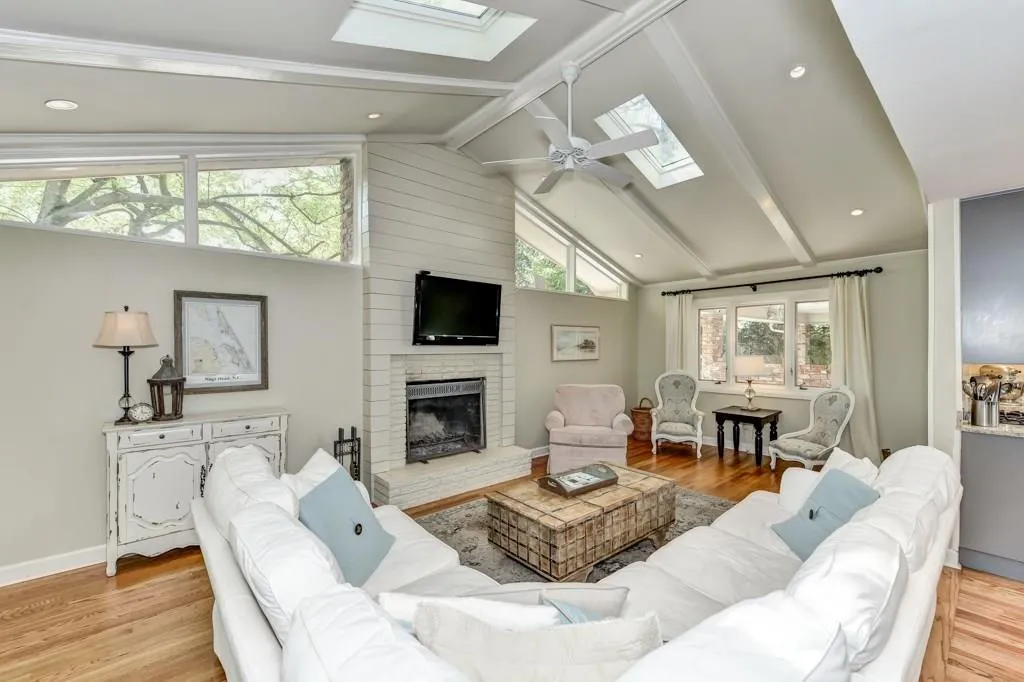 4526 Club Valley Drive Ne, Atlanta, Georgia 30319, 5 Bedrooms Bedrooms, ,3 BathroomsBathrooms,Residential,Sold,4526 Club Valley Drive Ne,5660643