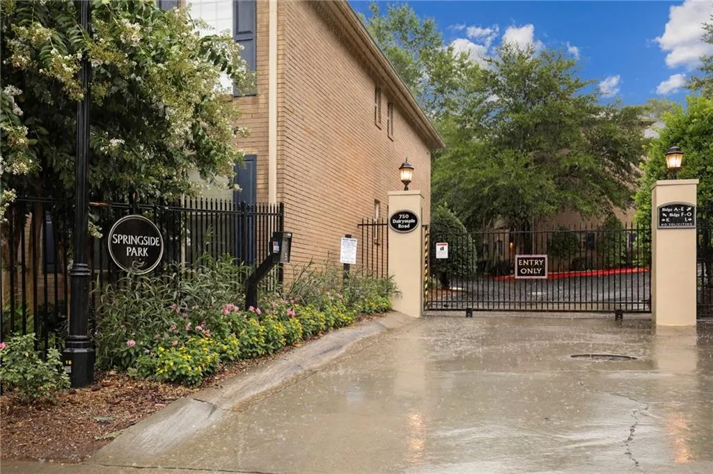 750 Dalrymple Road Unit D3, Sandy Springs, Georgia 30328, 3 Bedrooms Bedrooms, ,2 BathroomsBathrooms,Residential,Sold,750 Dalrymple Road Unit D3,6757948