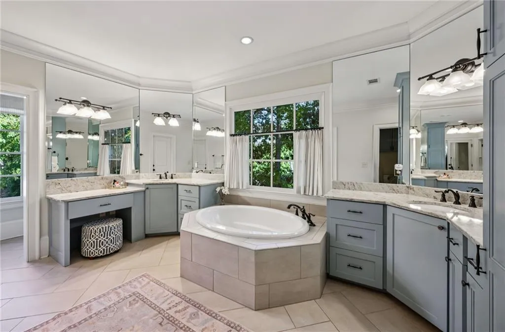 2939 Mabry Lane Ne, Atlanta, Georgia 30319, 6 Bedrooms Bedrooms, ,5 BathroomsBathrooms,Residential,For Sale,2939 Mabry Lane Ne,7664002